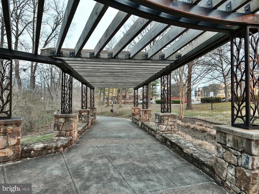 9720 Lake Pointe Court - Photo 35