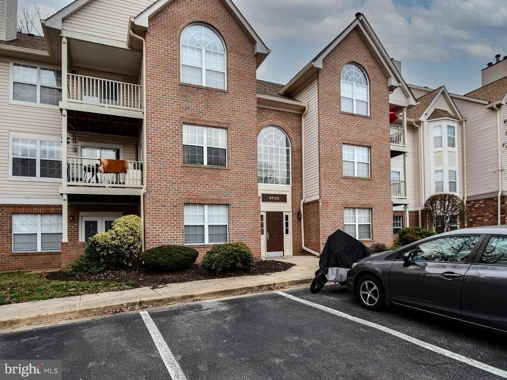 9720 Lake Pointe Court - Photo 1