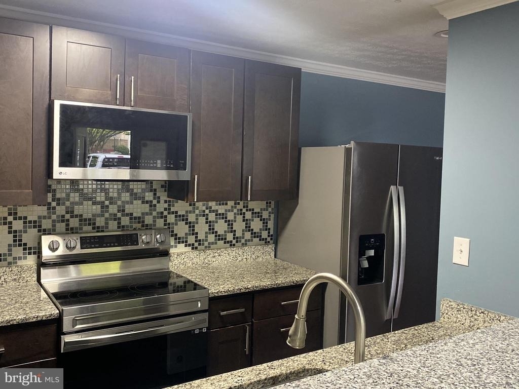 9720 Lake Pointe Court - Photo 11