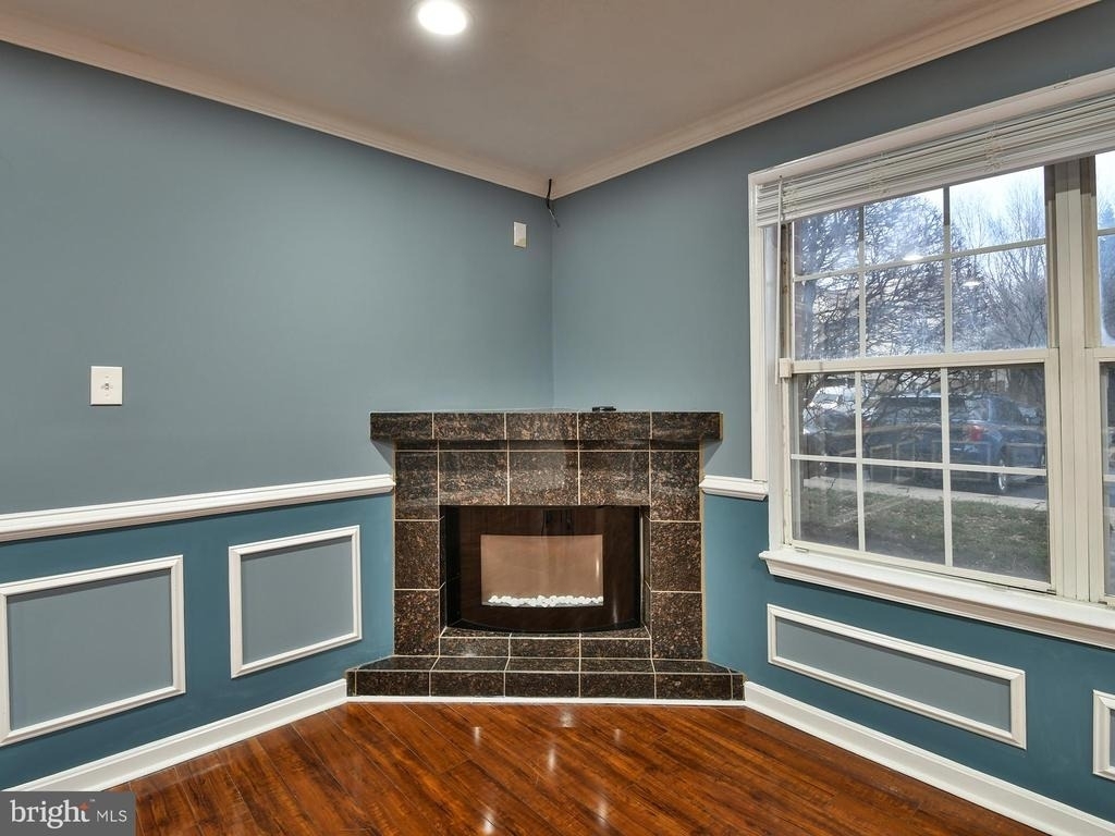 9720 Lake Pointe Court - Photo 8