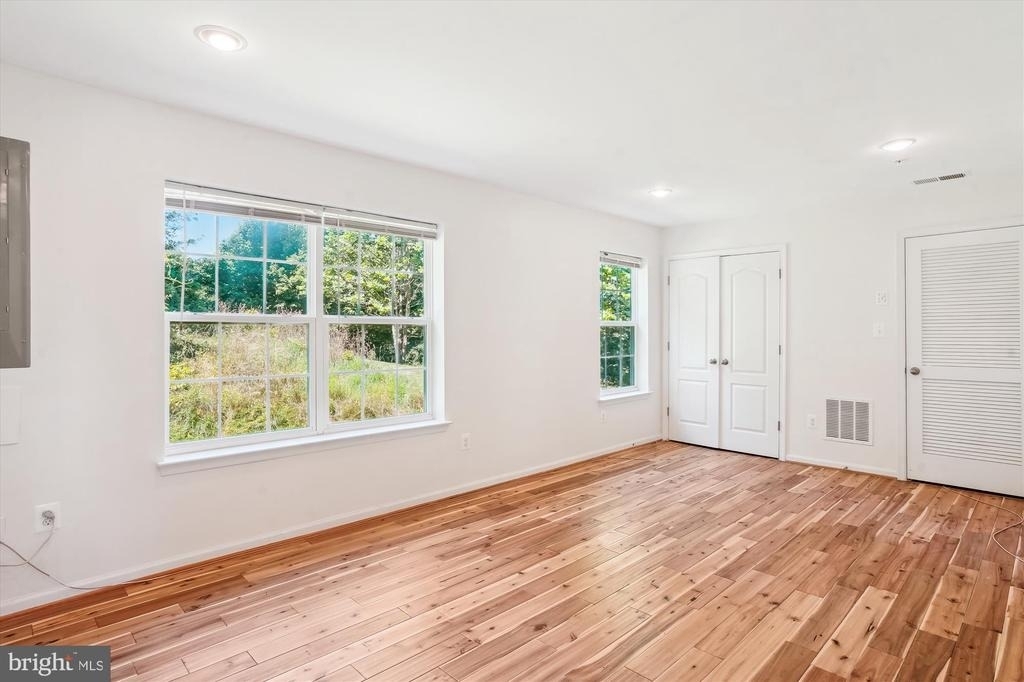 23204 Scholl Manor Way - Photo 18
