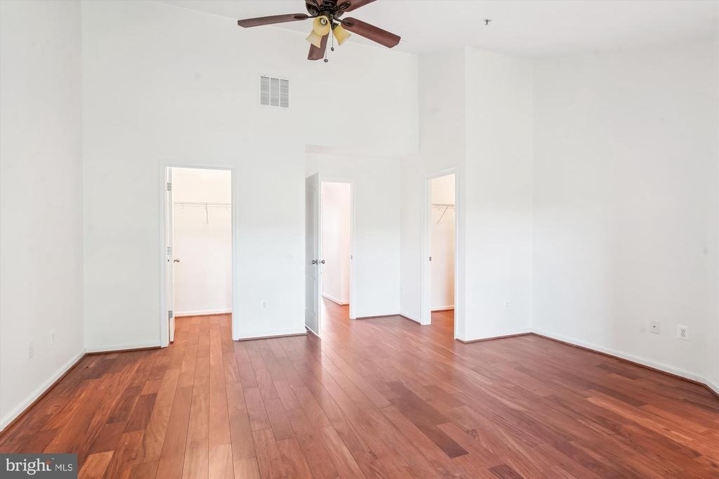 23204 Scholl Manor Way - Photo 11