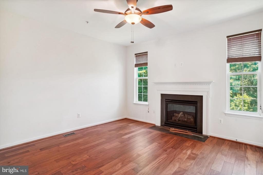 23204 Scholl Manor Way - Photo 5