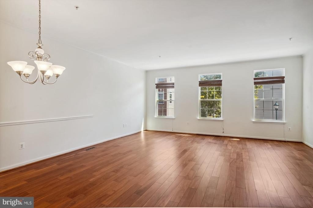 23204 Scholl Manor Way - Photo 6