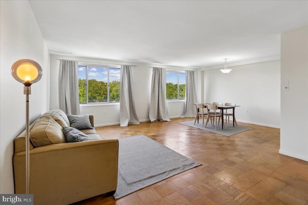 10201 Grosvenor - Photo 2