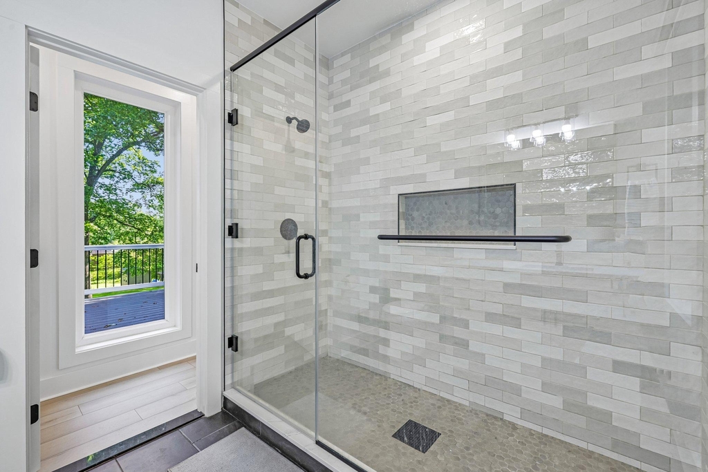 4315 Pinetree Road - Photo 16