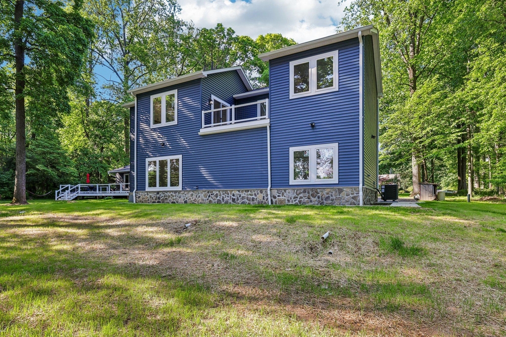 4315 Pinetree Road - Photo 0