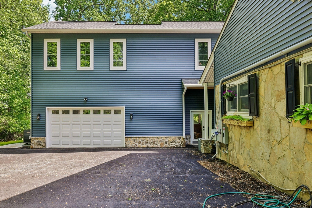 4315 Pinetree Road - Photo 1