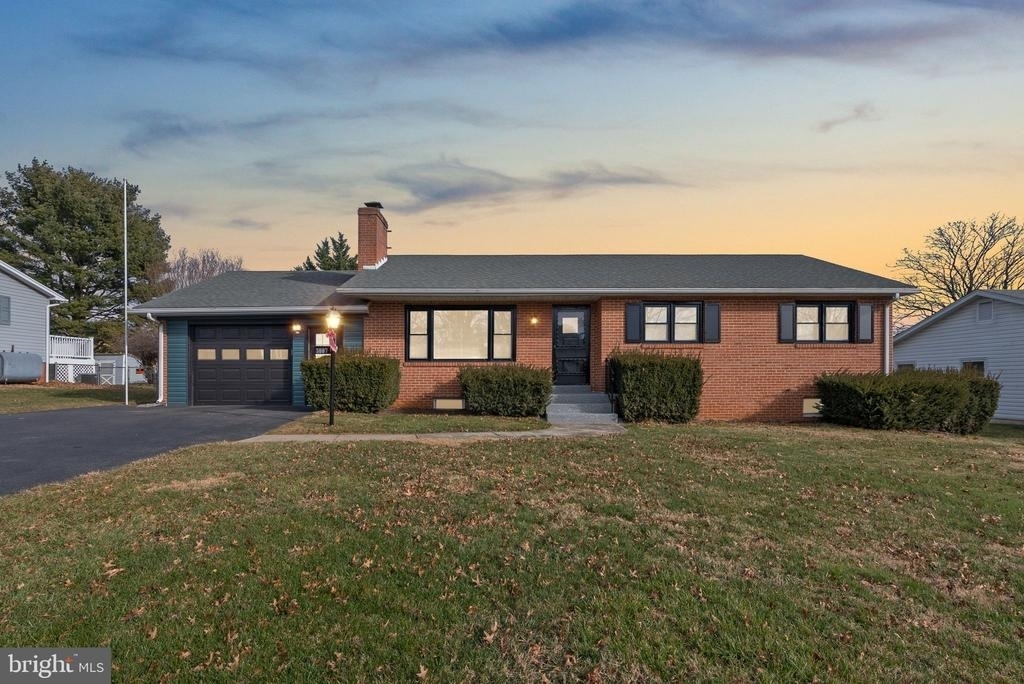 3887 Shadywood Drive - Photo 0