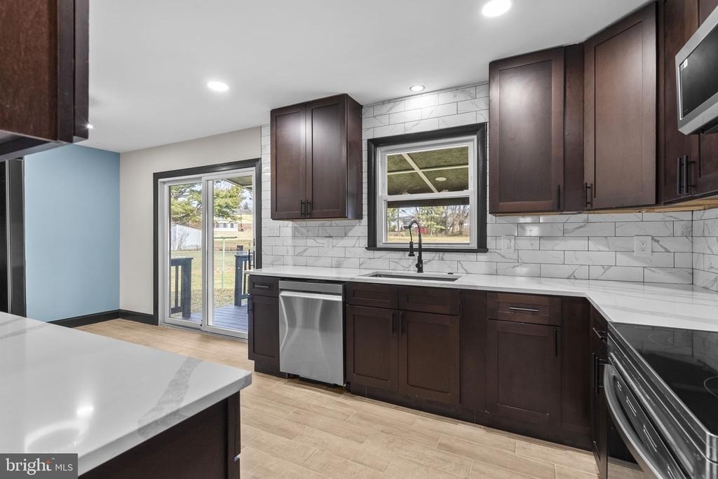 3887 Shadywood Drive - Photo 8