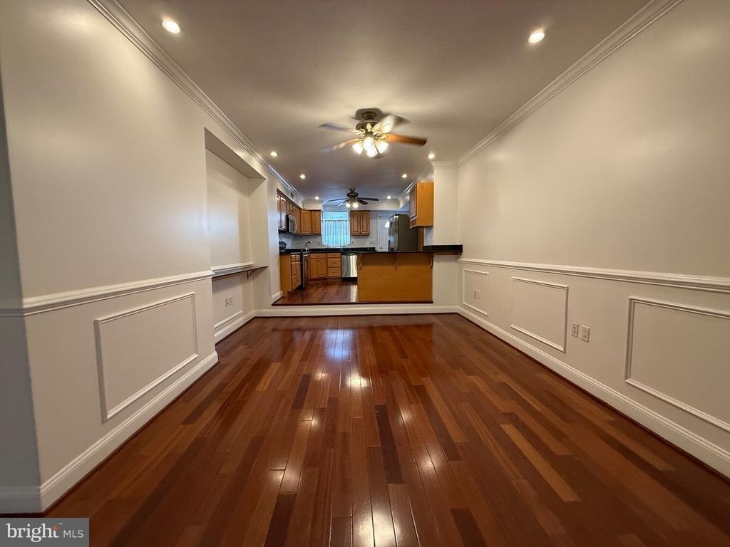 249 S East Avenue - Photo 2
