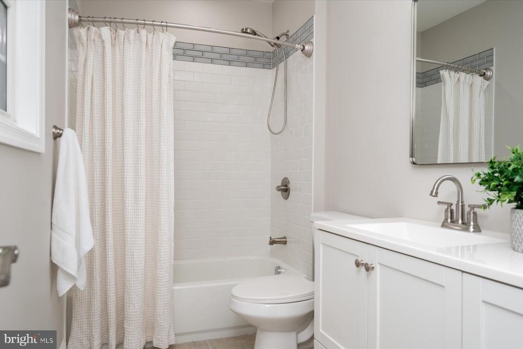 1400 Lower View Court - Photo 15