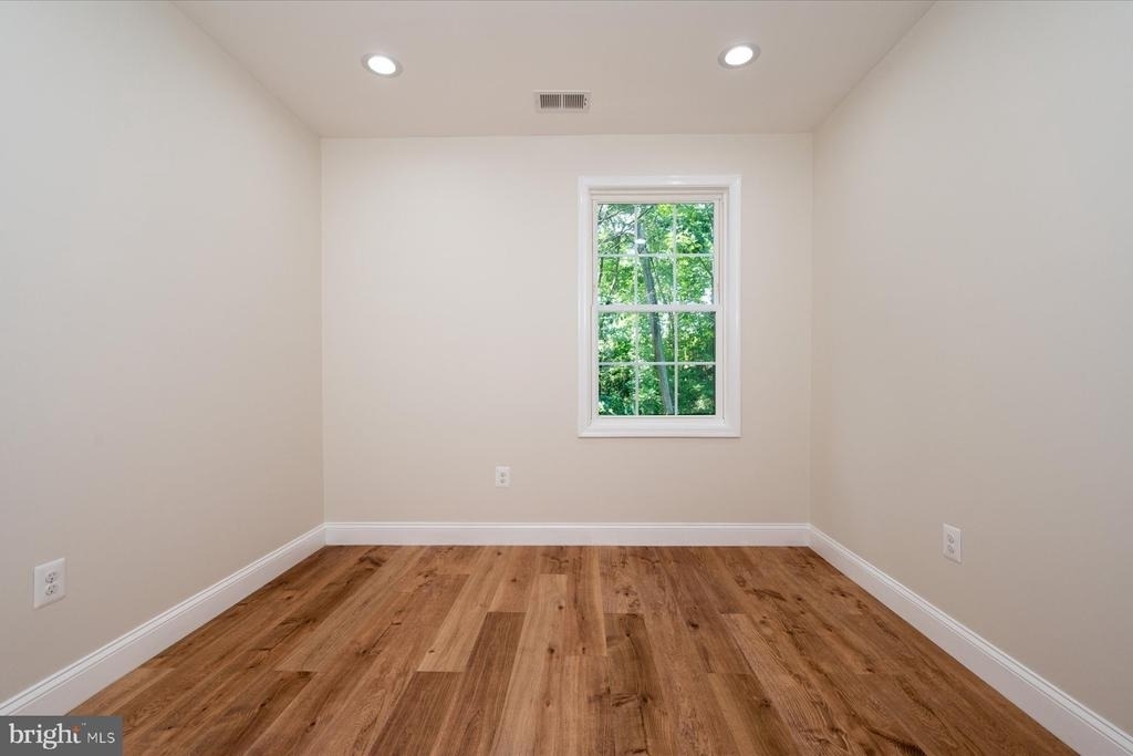 1400 Lower View Court - Photo 19