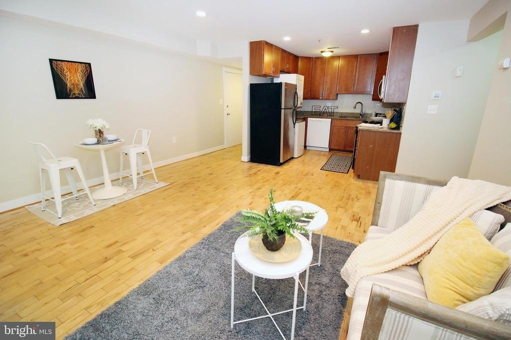 310 Atlantic Street Se - Photo 0