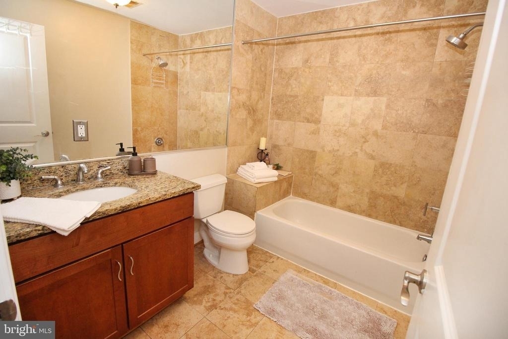 310 Atlantic Street Se - Photo 1