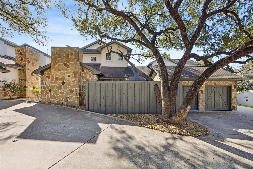 3303 Pecos St - Photo 1