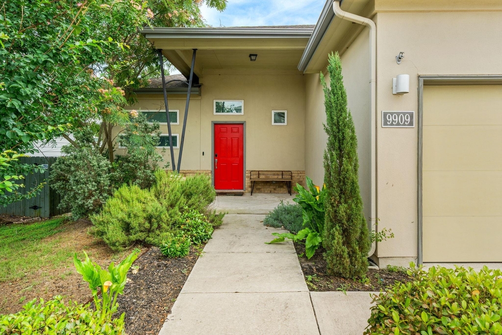 9909 Dalliance Ln - Photo 1