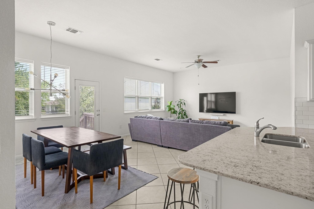 9909 Dalliance Ln - Photo 4