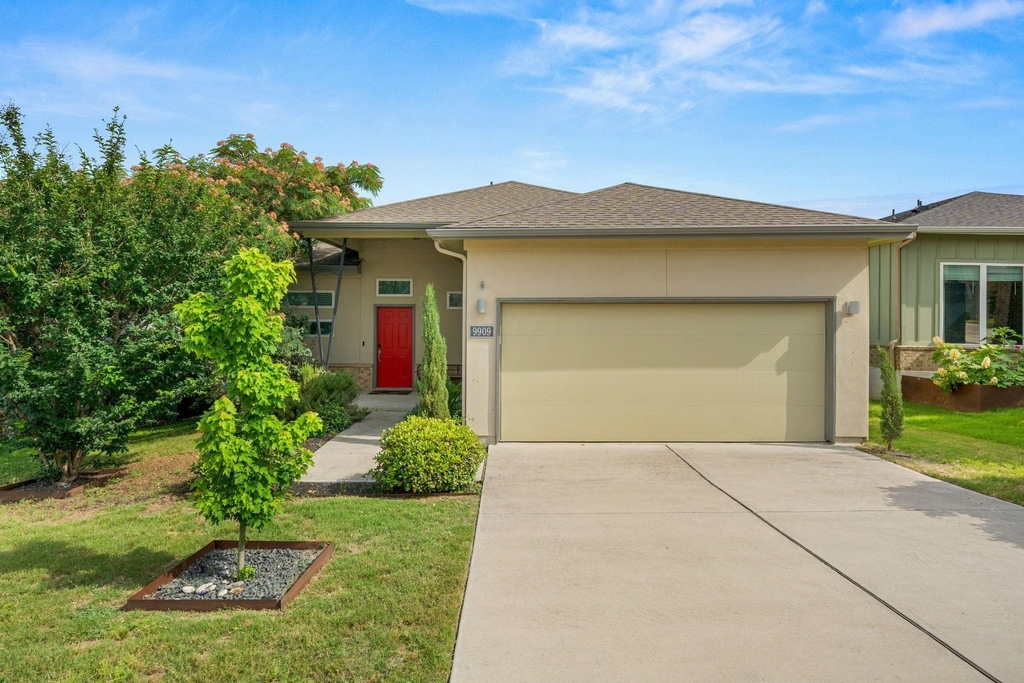 9909 Dalliance Ln - Photo 0