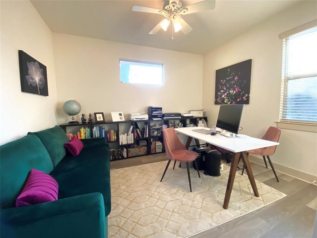 604 Allen St - Photo 11