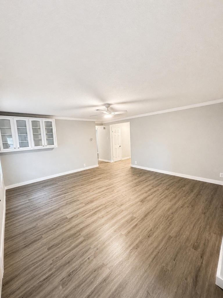 1906 E Avenue G - Photo 5