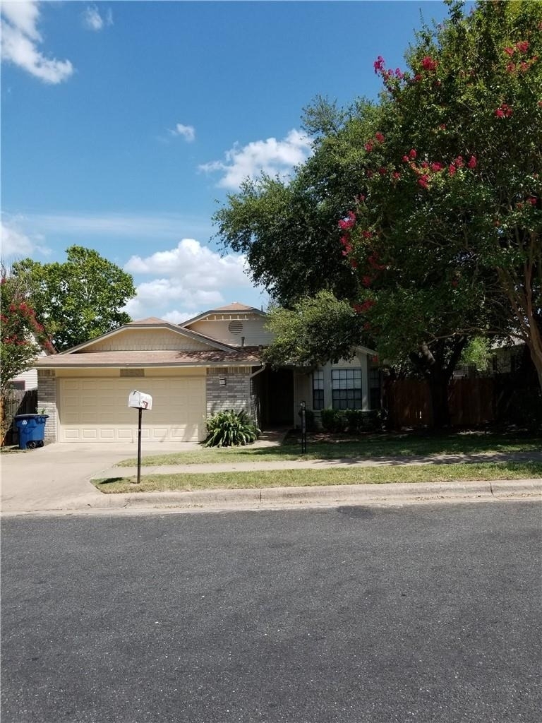 11601 Hidden Quail Dr - Photo 0