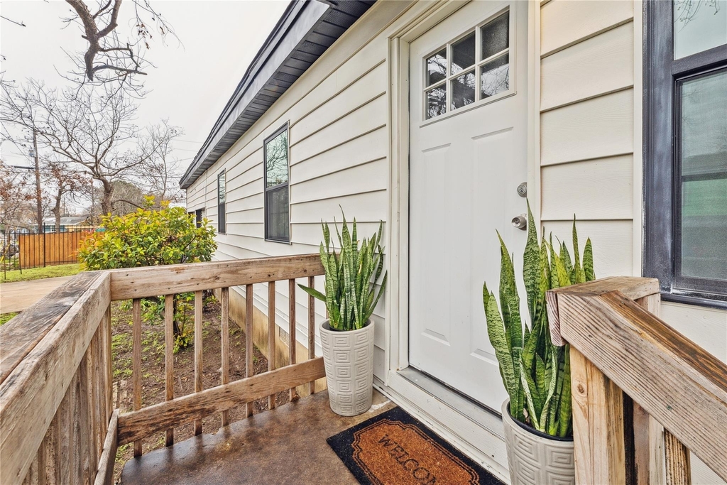 2105 E 17th St - Photo 0