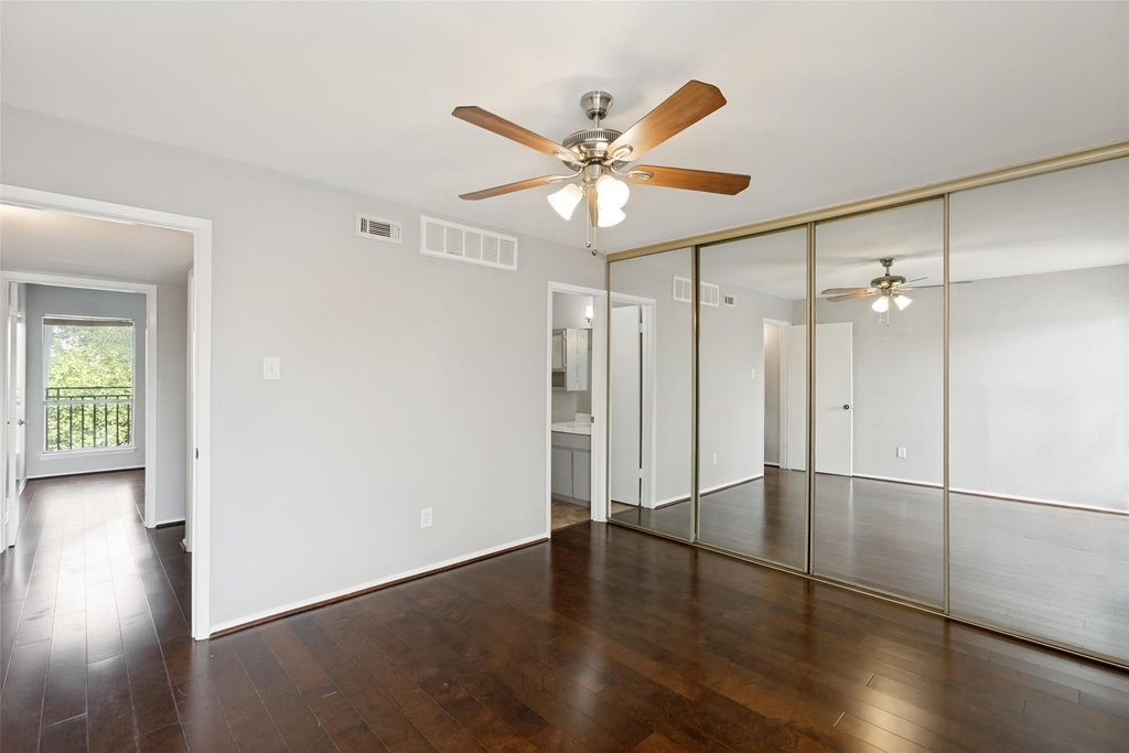 6910 Hart Ln - Photo 4