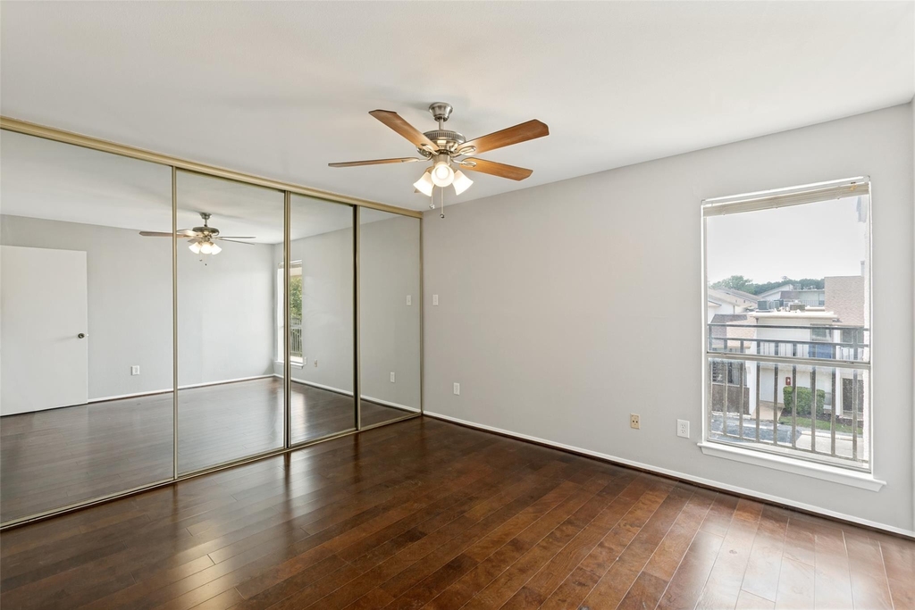 6910 Hart Ln - Photo 5
