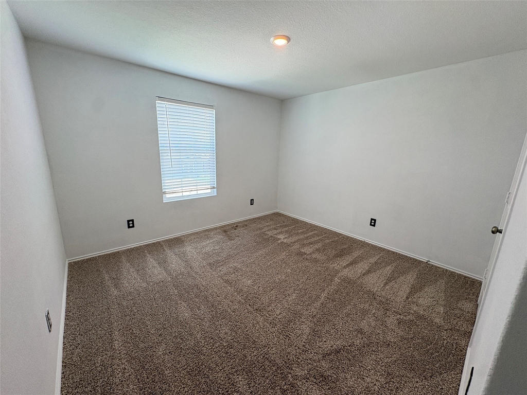 566 Gabbro Gdns - Photo 9