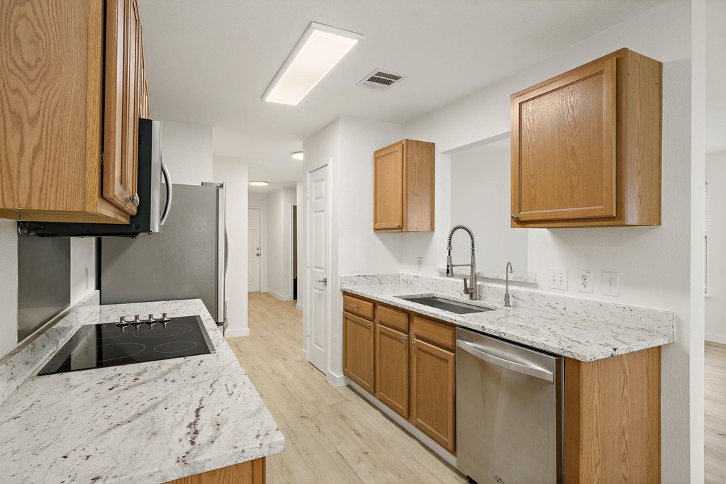 218 Altamont St - Photo 3
