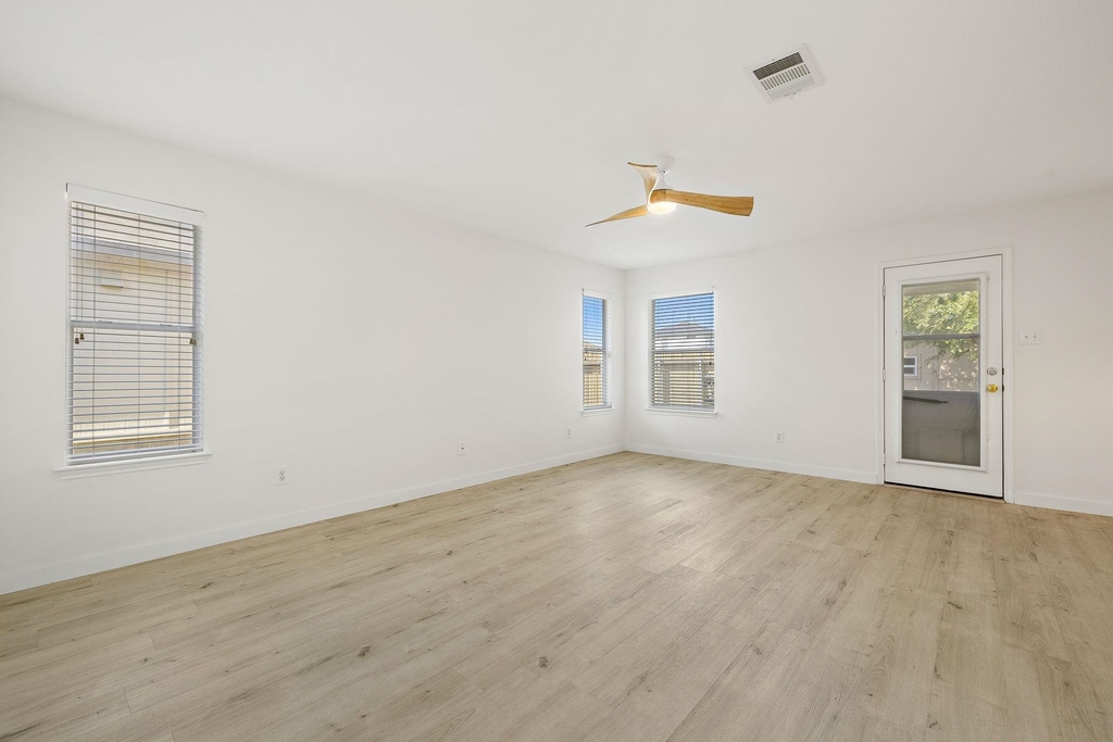 218 Altamont St - Photo 9