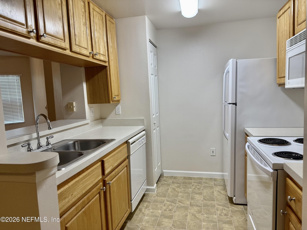 4035 Grande Vista Boulevard - Photo 7