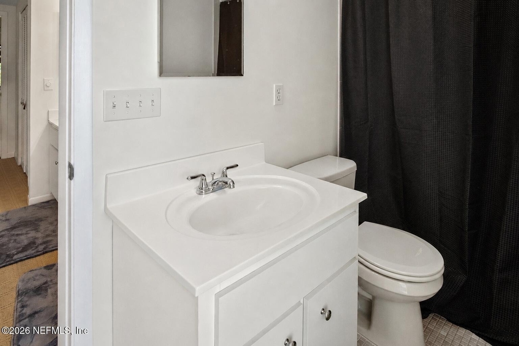 8012 Hollyridge Road - Photo 14