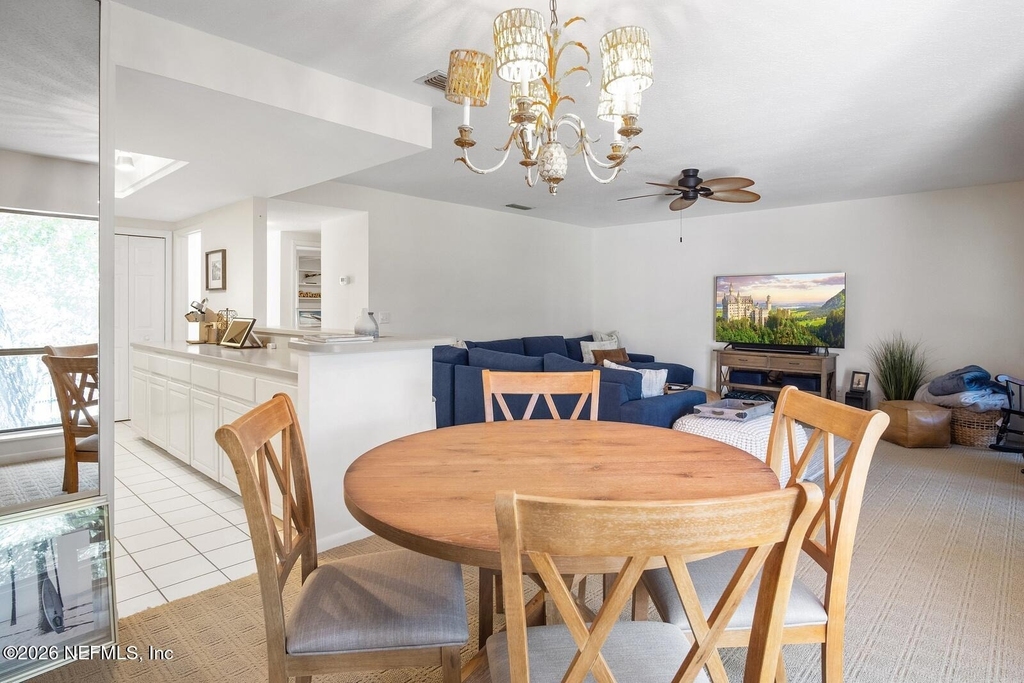 8012 Hollyridge Road - Photo 8