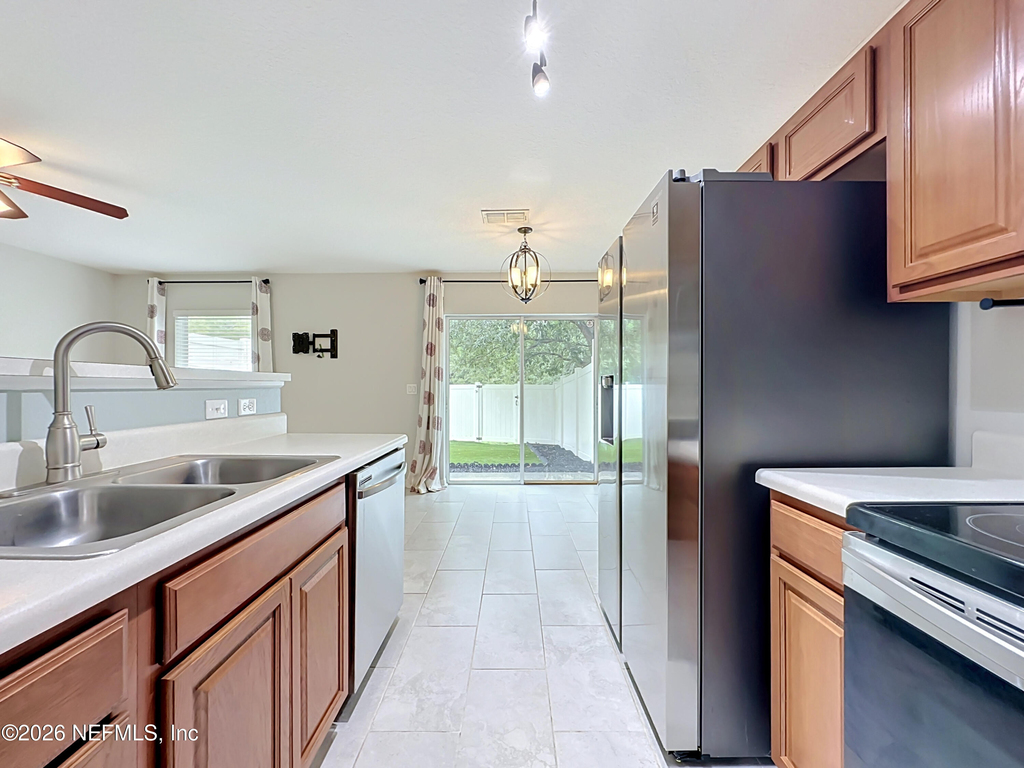 8224 Halls Hammock Court - Photo 15