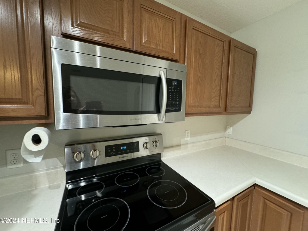 8224 Halls Hammock Court - Photo 6