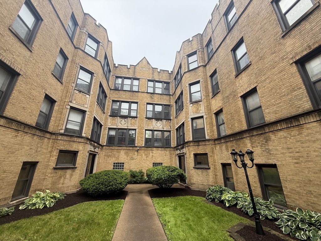 7351 N Damen Avenue - Photo 5
