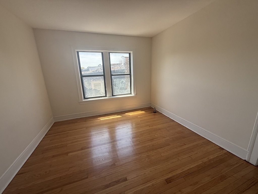 7351 N Damen Avenue - Photo 11