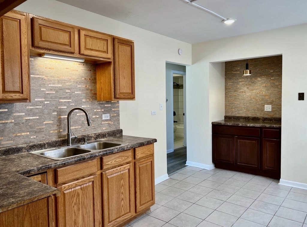 5849 S Francisco Avenue - Photo 6
