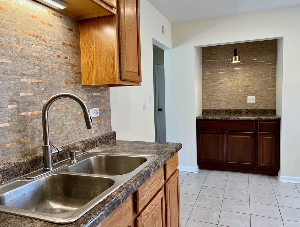 5849 S Francisco Avenue - Photo 5