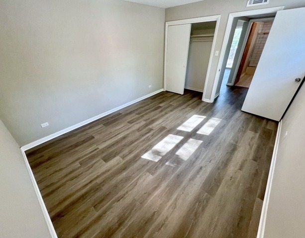 5849 S Francisco Avenue - Photo 5