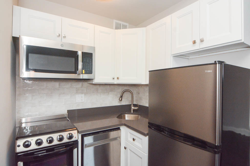 640 W Wrightwood Avenue - Photo 2