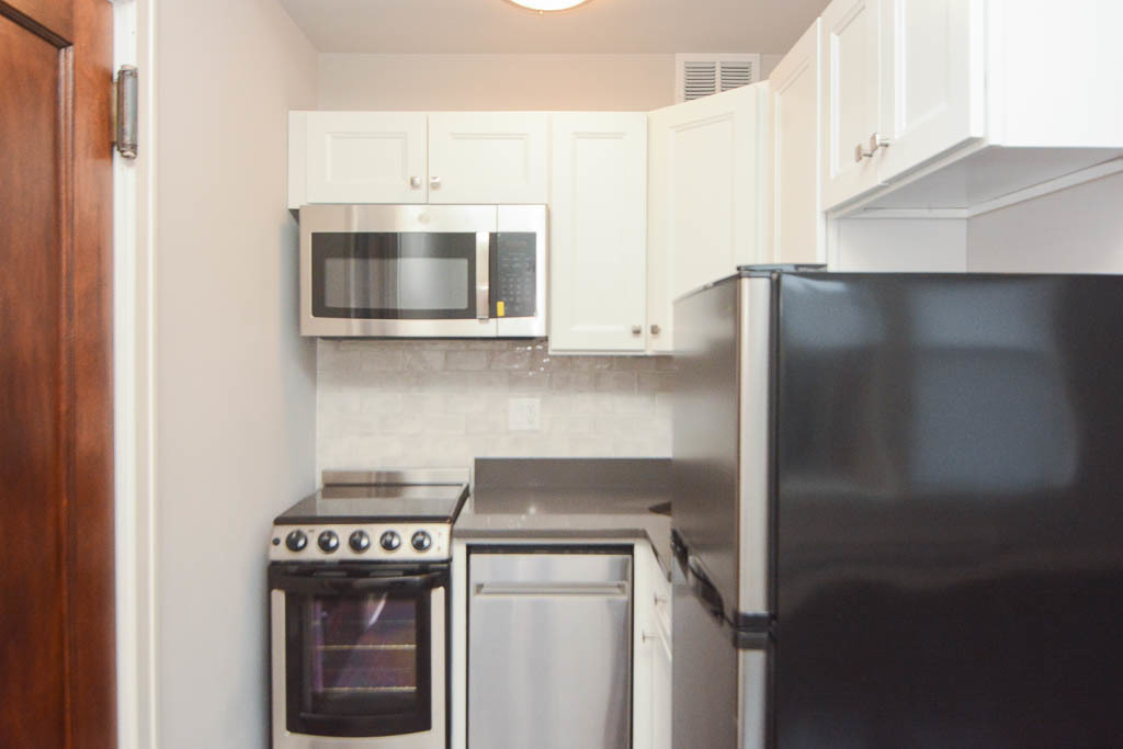 640 W Wrightwood Avenue - Photo 1