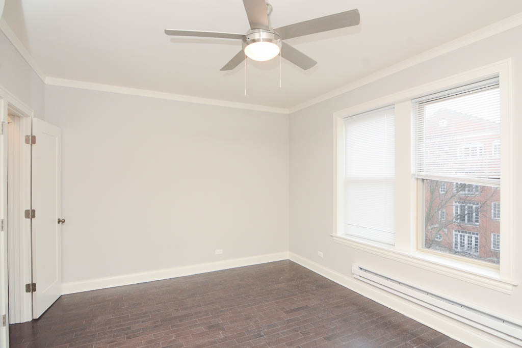 640 W Wrightwood Avenue - Photo 10