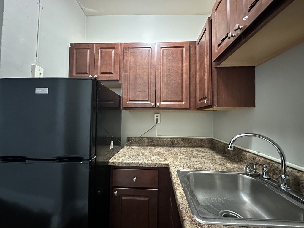 661 W Sheridan Road - Photo 3