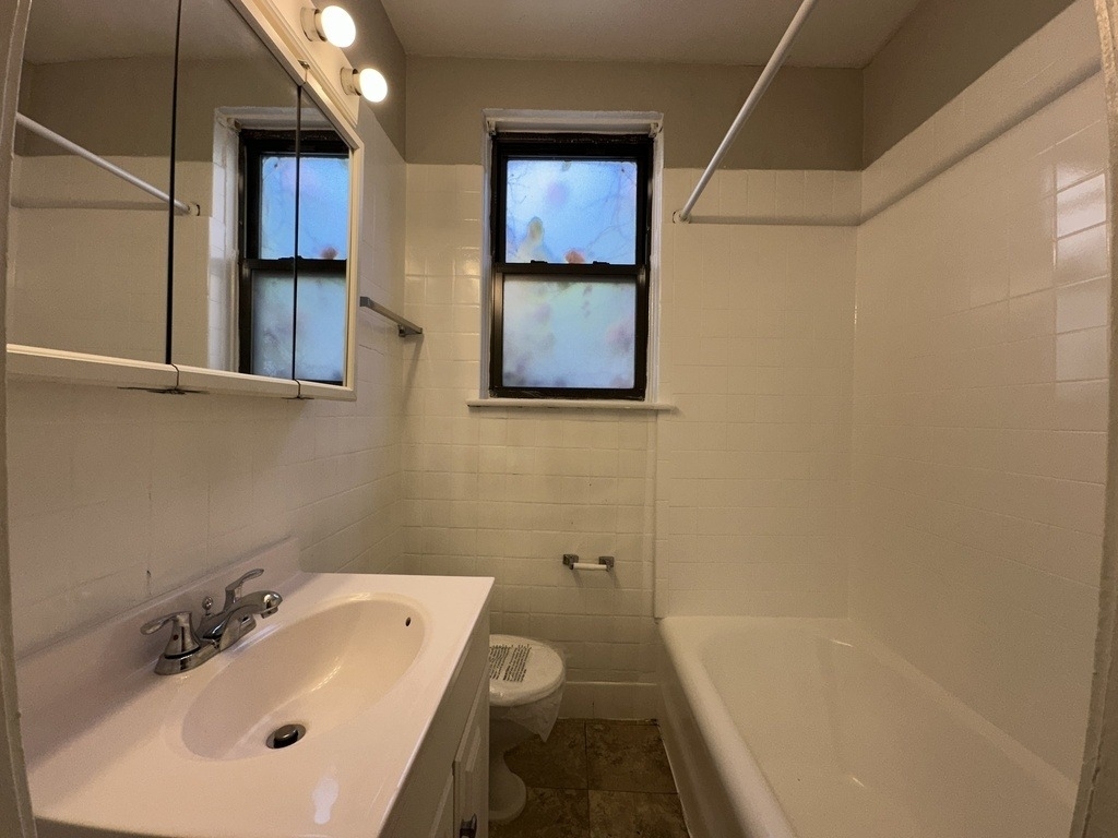 661 W Sheridan Road - Photo 16
