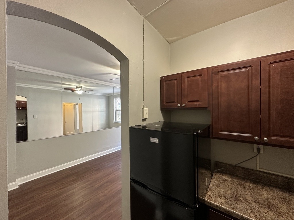 661 W Sheridan Road - Photo 5