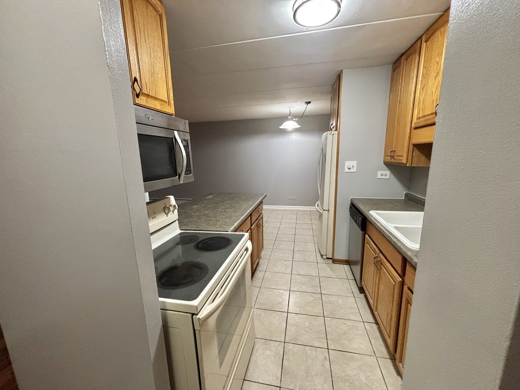 18 E Old Willow Road - Photo 2