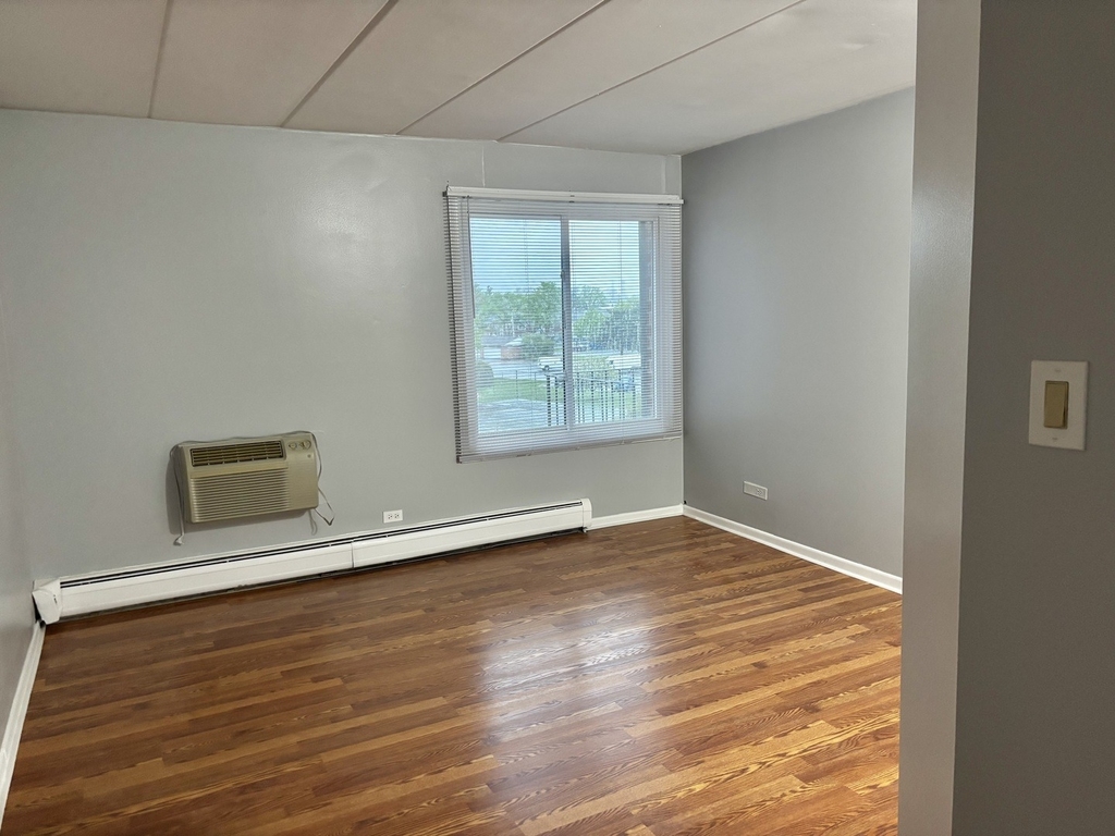 18 E Old Willow Road - Photo 9